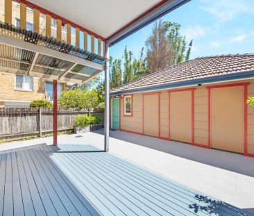 Duplex Sized, Renovated Ground Floor Apartment - Photo 6