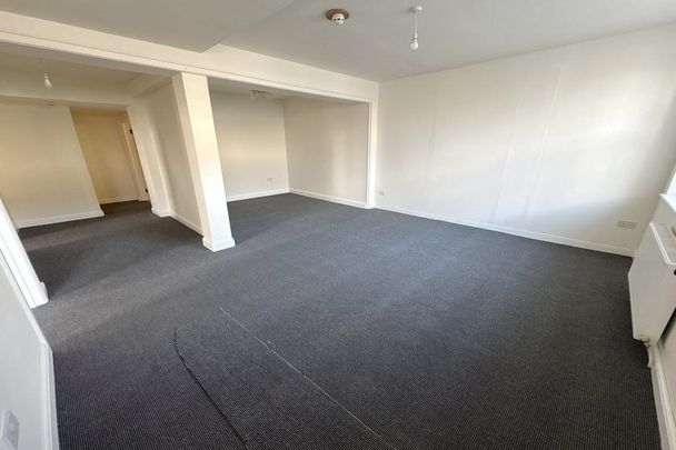 1 bedroom ground floor flat to rent - Photo 1