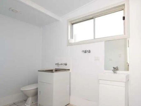 “Rare Cottage in Heart of CBD” - Photo 4