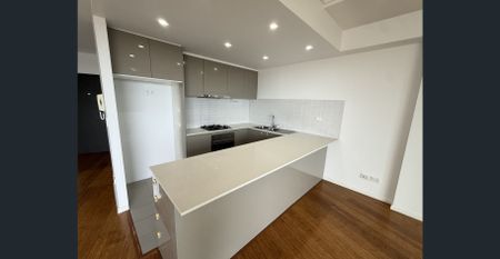 Split level two bedrooms plus study room apartment for rent - Photo 3