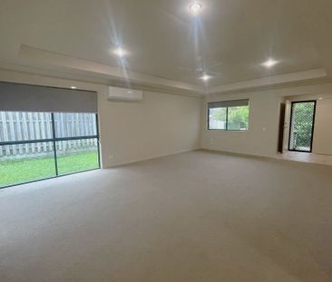 Stones throw to Coomera River - Photo 2