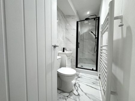 2 bedroom end of terrace house to rent - Photo 5