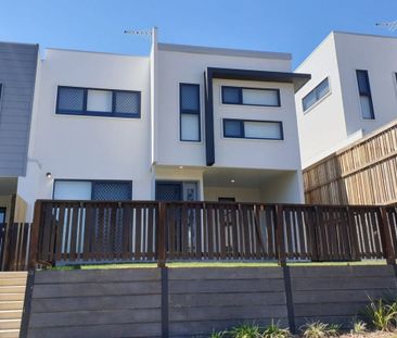 Welcome to 7 Trevorrow Way. - Photo 3