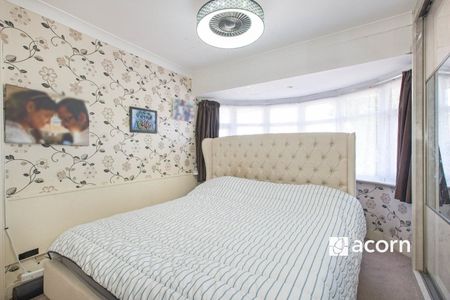 Semi-detached House to rent - Okehampton Crescent, Welling, DA16 - Photo 5