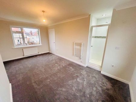 4 bedroom semi-detached house to rent - Photo 5