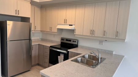 For Lease - 783 stanstead Path, Oshawa, Ontario - Photo 2