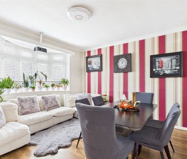 Seymour Gardens, Feltham, TW13 - Photo 2