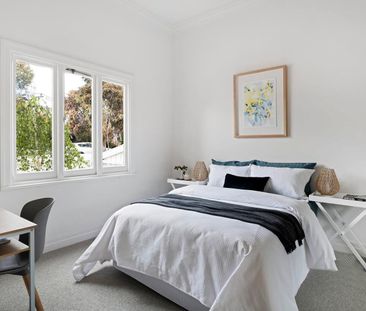 MAGNIFICENT ARCHITECTURALLY DESIGNED HOME - Photo 3