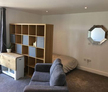 Studio to rent - Photo 1