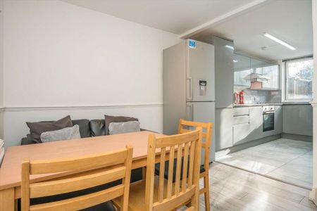 3 bedroom flat to rent - Photo 5