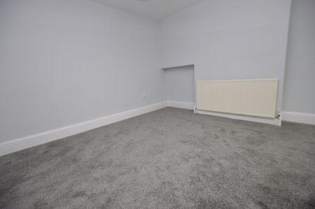 2 Bedroom Terraced House - Photo 2