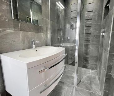 5 bedroom detached house to rent - Photo 2