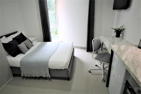Flat 54, Samara Plaza, LS2 9DU, Leeds - Photo 2