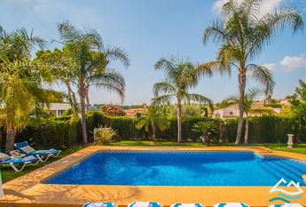 MORAIRA villa for rent with 4 bedroom garden and private pool
