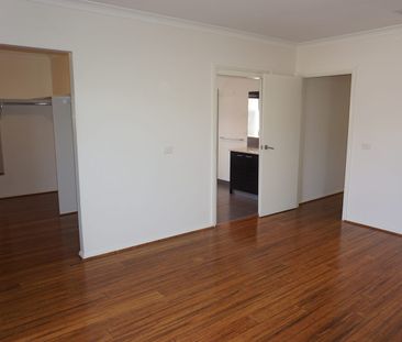 Spacious Family Living in the Heart of Williams Landing! - Photo 6