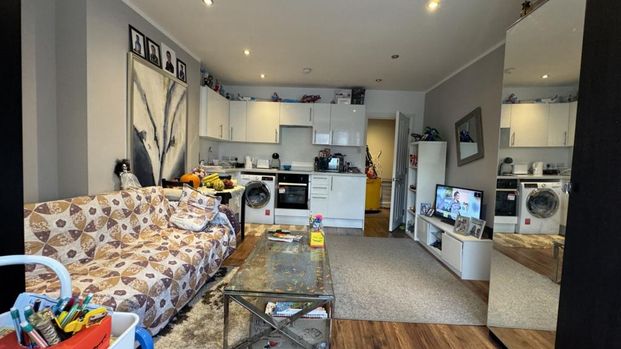 1 bedroom flat to rent - Photo 1