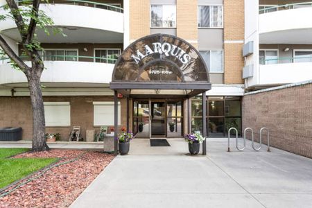 Edmonton Furnished Condo Rental in Downtown - Modern Condo Walking Distance To Alberta Legislature Building and River Valley! - Photo 4