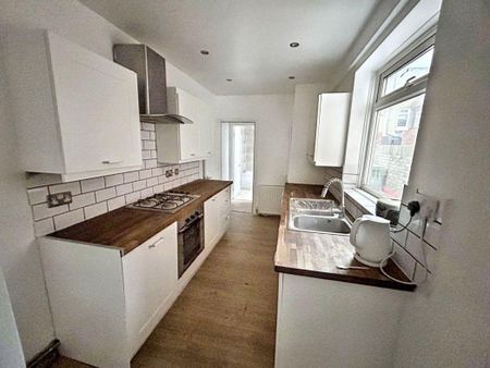 Hollings Terrace, Chopwell, Newcastle upon Tyne, Tyne and Wear, NE17 7LD - Photo 3