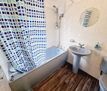 4 Bed Student Accommodation - Photo 3