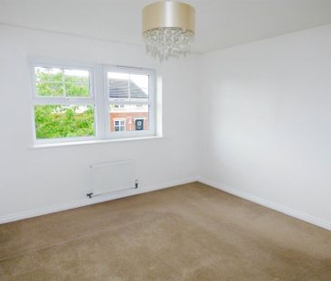 4 bedroom detached house to rent - Photo 1