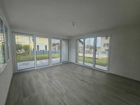 Beautiful modern 4.5-room semi-detached house in Burtigny - Photo 2