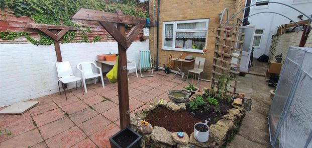 5 bedroom house share to rent - Photo 1