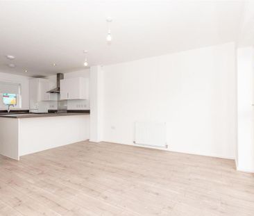 2 bedroom semi-detached house to rent - Photo 2