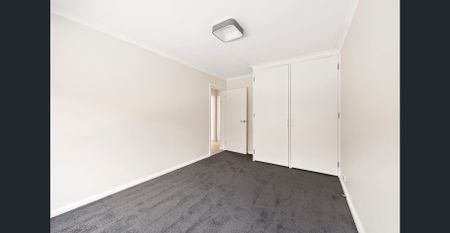 Renovated Ground-Floor Apartment - Photo 2