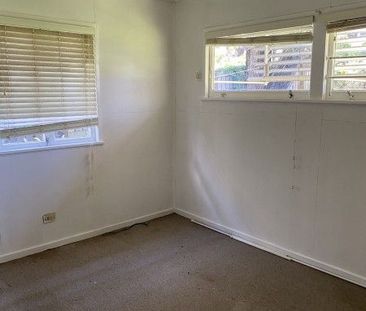 Furnished 1 Bedroom Renovated House for Rent - Close to UQ and Amenities - Photo 4