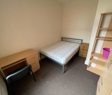 4 Bed Student Accommodation - Photo 4