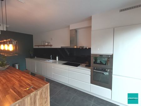 Eigentijdse woning met loftgevoel in het centrum - Photo 3