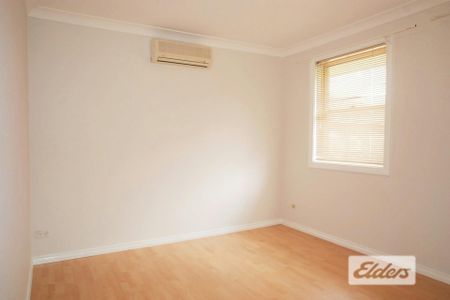 Spacious Two-Bedroom Townhouse Plus Study with Private Courtyard - Photo 2