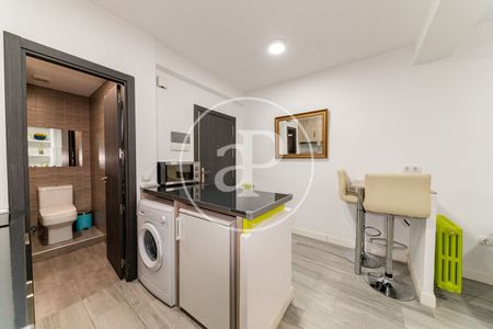 Flat for rent in Chamberi - Photo 4