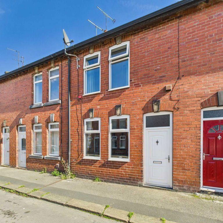2 bedroom terraced house to rent - Photo 1