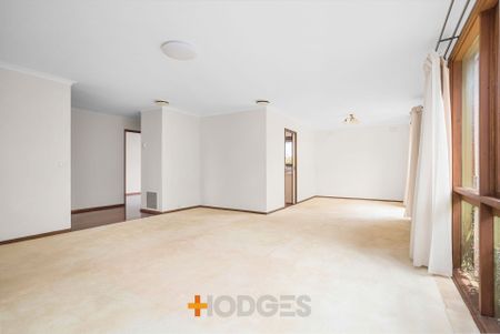 CLOSE TO THE BEACH | THREE BEDROOMS | GREAT LOCATION - Photo 3