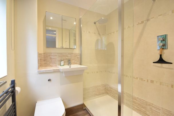 Beechcroft Manor, WEYBRIDGE, KT13 - Photo 1