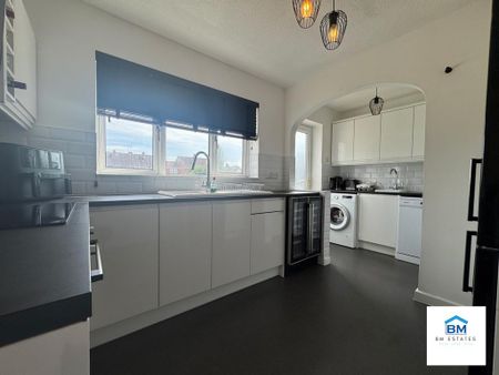 4 bedroom detached house to rent - Photo 5