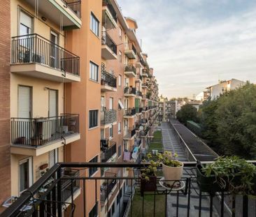 Via Martino Lutero, Milan, Lombardy 20126 - Photo 2