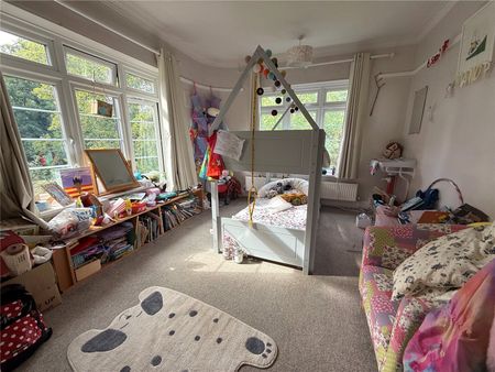 Christchurch Place, Christchurch Mount, Epsom, Surrey, KT19 8RS - Photo 3