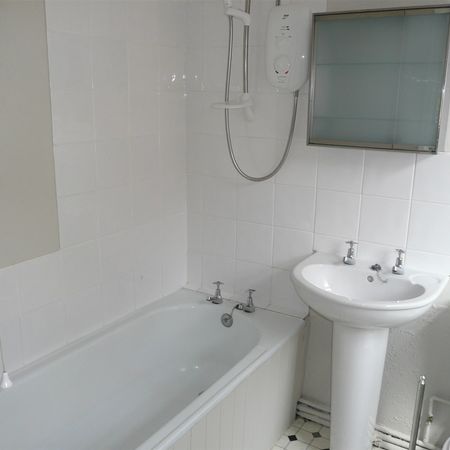 Meadow Road, Nottingham, Nottinghamshire - Photo 3