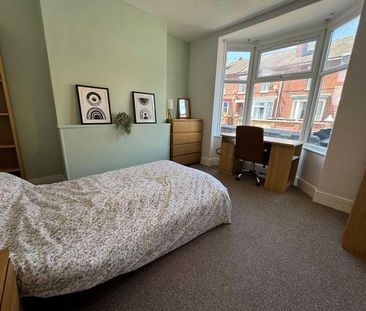 Bed // West End // Student House // Aug, LN1 - Photo 5