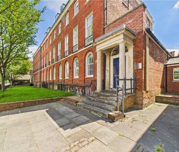 2 bedroom Flat in London Road, Reading - Photo 6