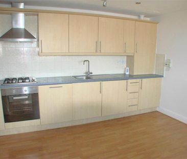 2 bedroom Flat To Let - Photo 4