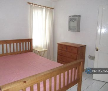 1 bedroom in a flat share to rent - Photo 1
