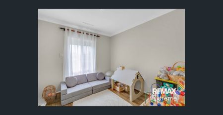 GREAT FAMILY HOME IN A CENTRAL LOCATION - Photo 2