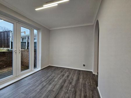 3 bedroom semi-detached house to rent - Photo 2