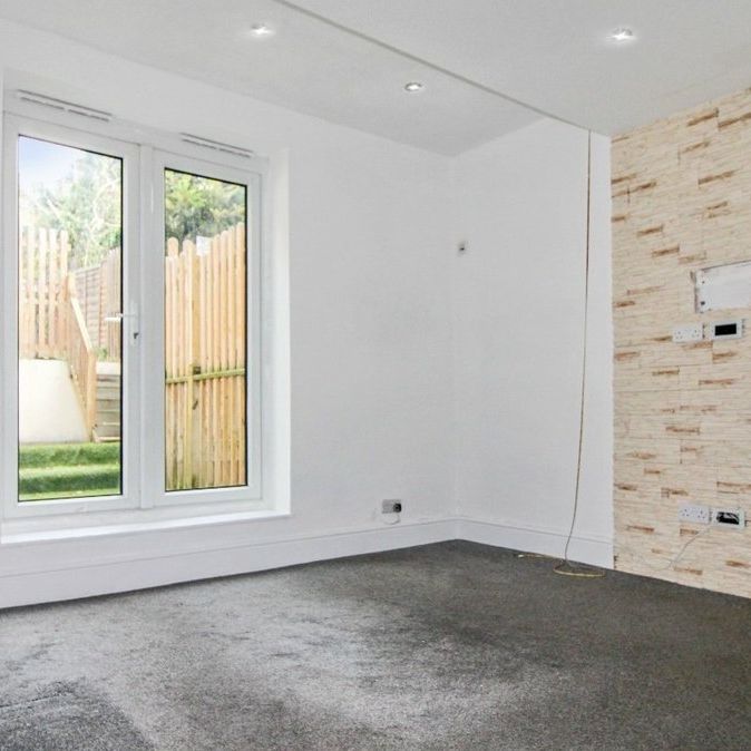 4 bedroom property to rent - Photo 1