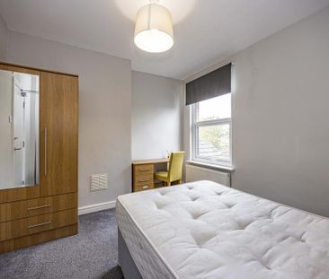 4 bedroom terraced house to rent - Photo 4