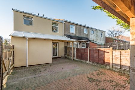 3 bed end of terrace house to rent in Kempsey Covert, Birmingham, B38 - Photo 4