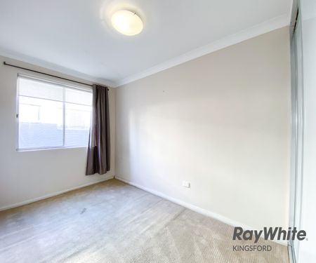 Modern Two Bedroom Security Apartment - Photo 4